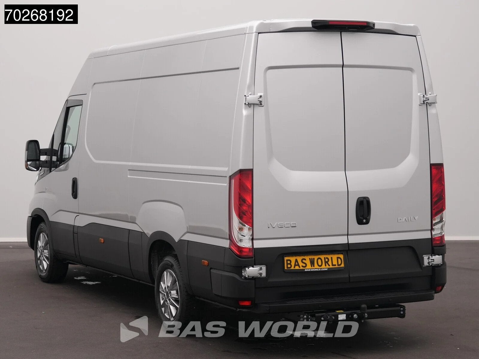 Iveco Daily 35S21 BPM VRIJ! 3.0L Automaat 210PK 3,5t Trekhaa, Auto's, Bestelauto's, Automaat, Stof, Multifunctioneel stuurwiel