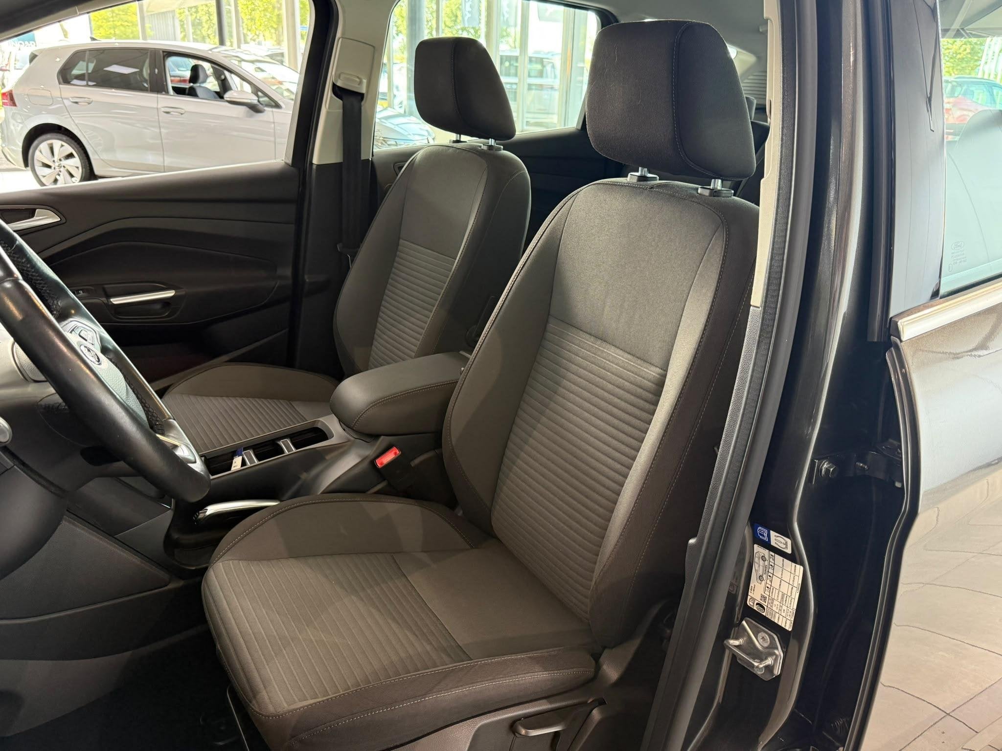 Ford C-Max 1.5 Titanium Automaat | Trekhaak | Winterpack |, Auto's, Euro 6, 4 cilinders, 150 pk, Zilver of Grijs