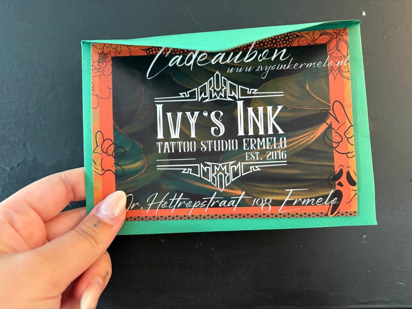 Tattoo cadeaubon €100 Ivy’s Ink Ermelo, Tickets en Kaartjes, Eén persoon, Cadeaubon