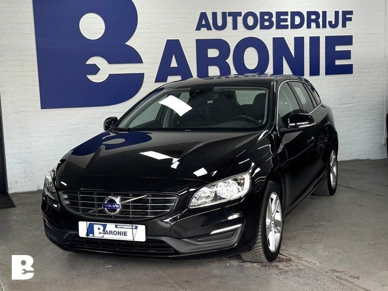 Volvo V60 2.4 D6 Twin Engine Momentum, Auto's, Volvo, Stof, Zwart, Vierwielaandrijving, 1880 kg