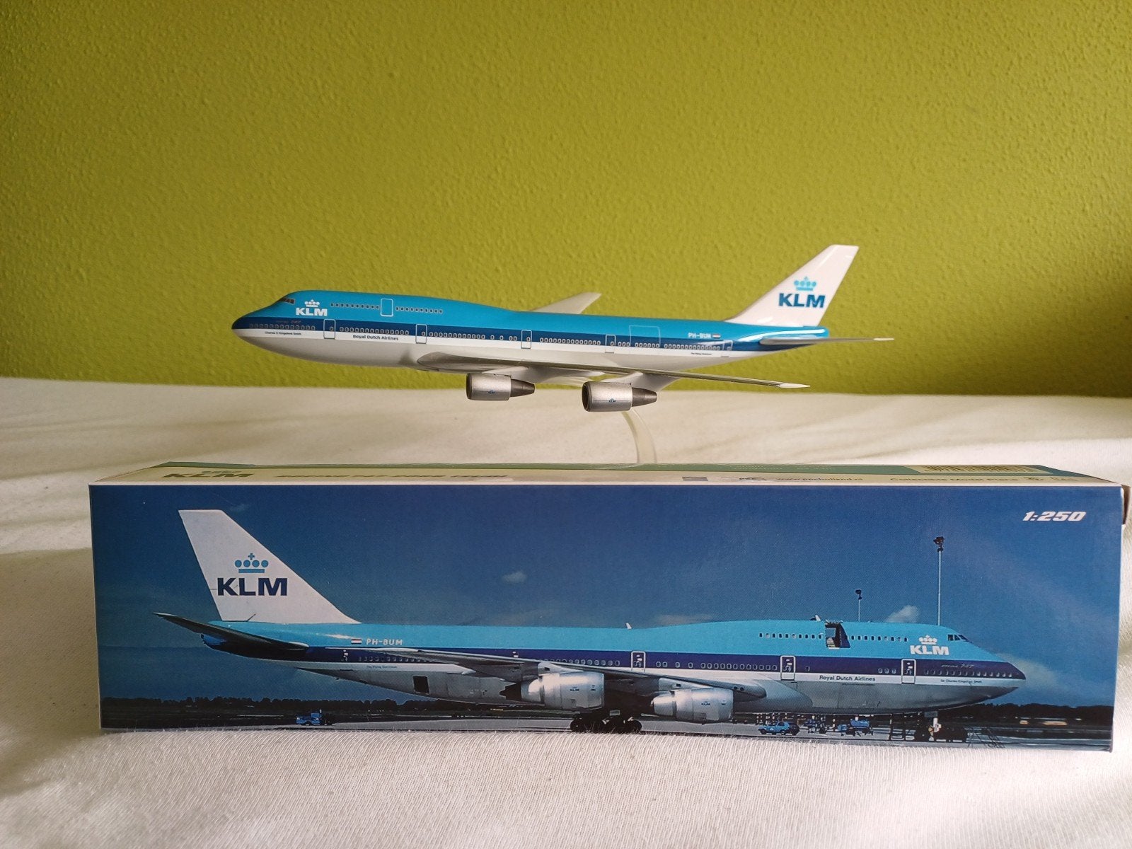 KLM Boeing 747 Schaal 1:250 Modelvliegtuig, Overige merken, 1:200 of kleiner, Ophalen of Verzenden, Zo goed als nieuw