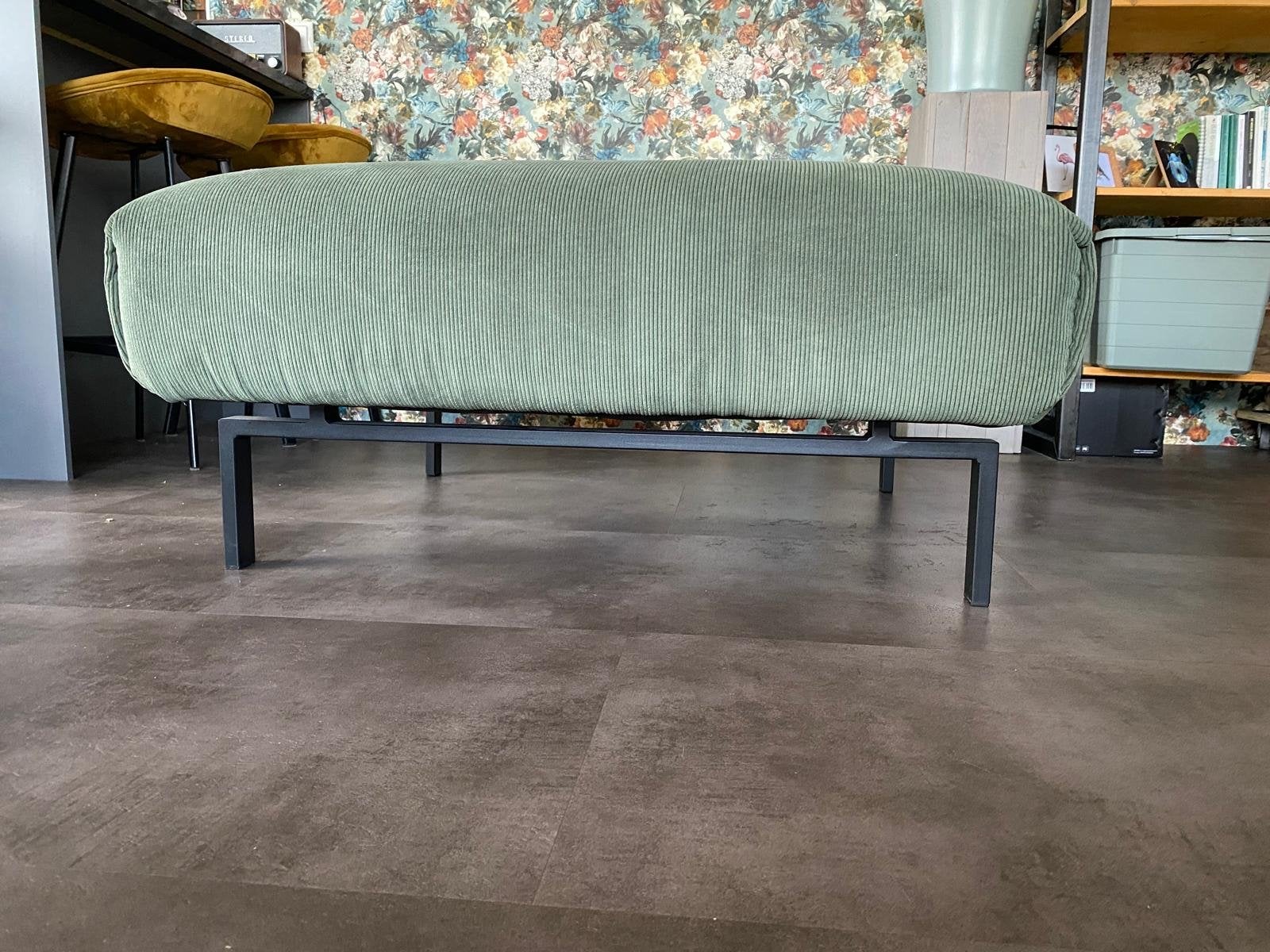 Moderne hocker in ribstof - Olijfgroen, Ophalen, Vierkant, 75 tot 100 cm, Zo goed als nieuw