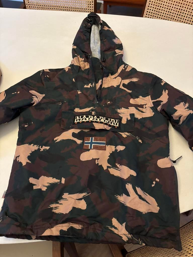 Napapijri jas maat m (valt als S) camo hele goede staat, Ophalen of Verzenden, Zo goed als nieuw, Jack
