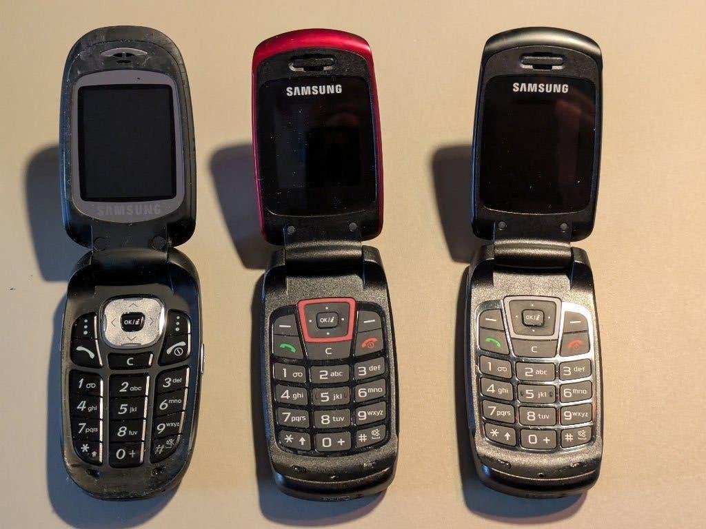 3 Samsung klaptelefoon | 2 SGH-C260 + SGH-E360, Gebruikt, Zwart, Overige systemen, Ophalen of Verzenden
