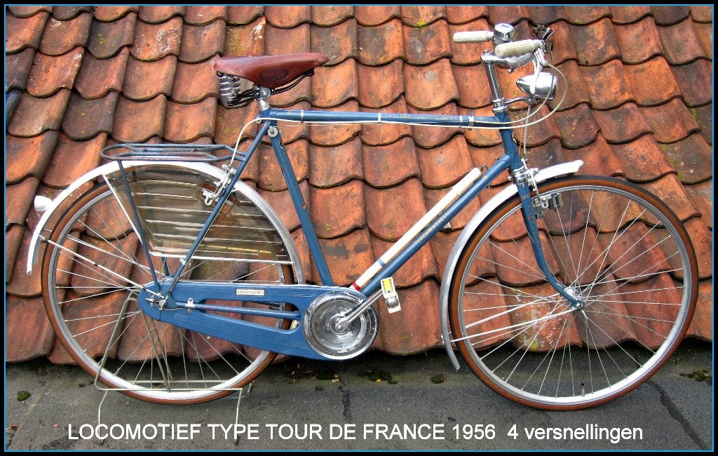 LOCOMOTIEF FIETS...en TWEE BLIKJES MET CONDOOMS JAREN 50, Ophalen of Verzenden, Gebruikt, Lichtbak of (neon) lamp