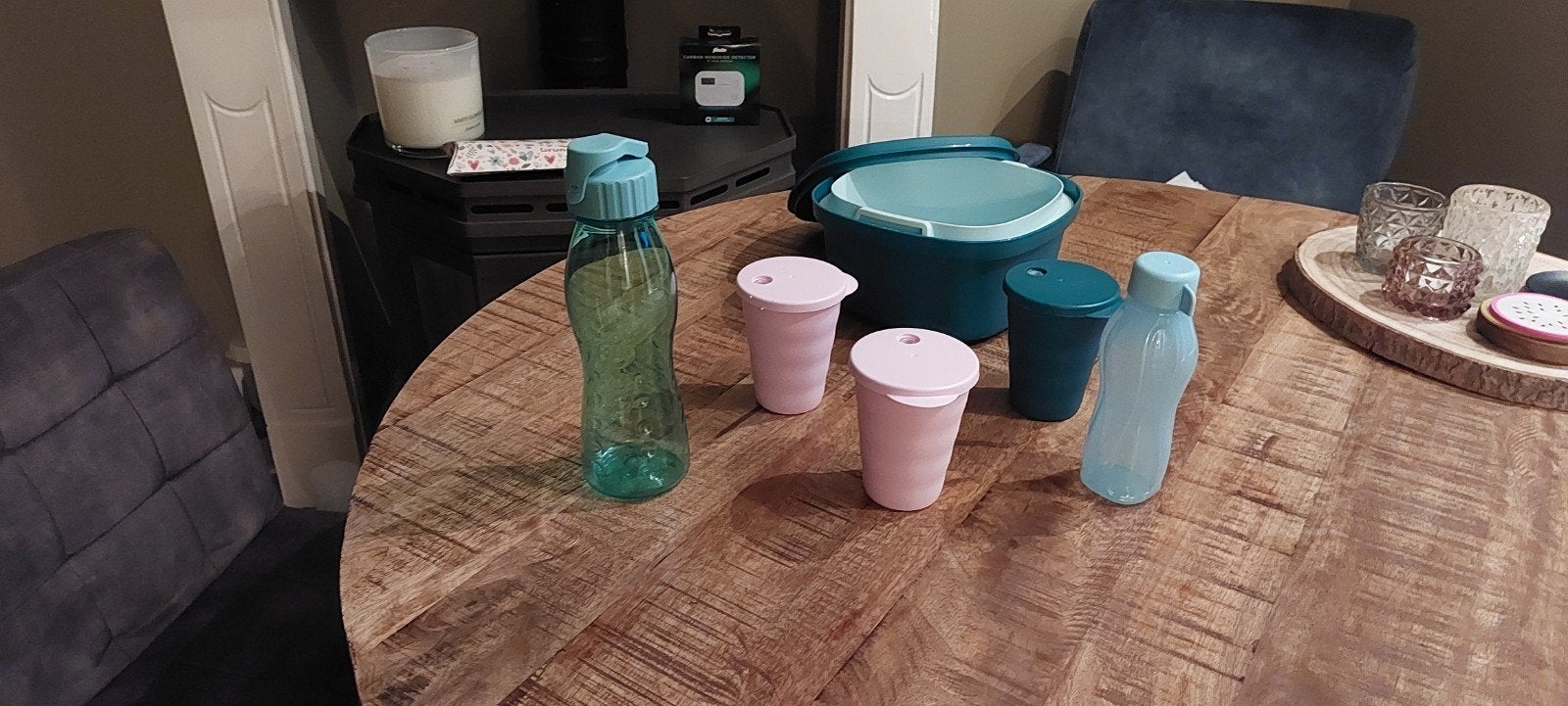 **Tupperware fles, bekers en rijst stomer**, Huis en Inrichting, Keuken | Tupperware, Ophalen, Met compartimenten, Beker of Kan