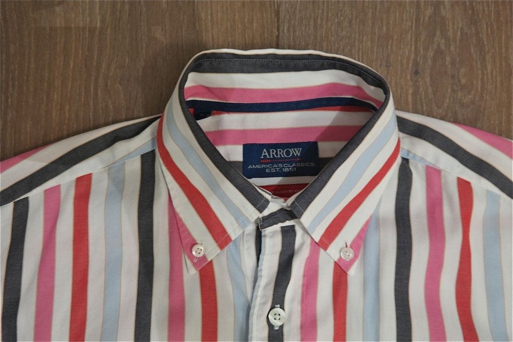 IZGS: Arrow overhemd rood/wit/blauw/roze gestreept; medium, Meerkleurig, Arrow, Zo goed als nieuw, Halswijdte 39/40 (M)