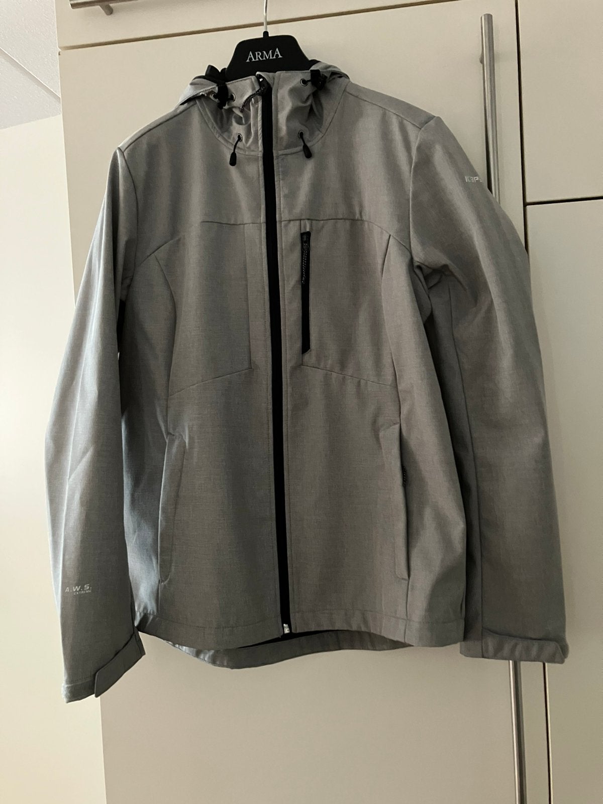 Lichtgrijze softshell Icepeak L winddicht, Sport en Fitness, Bergsport en Wandelen, Ophalen of Verzenden, Zo goed als nieuw, Kleding