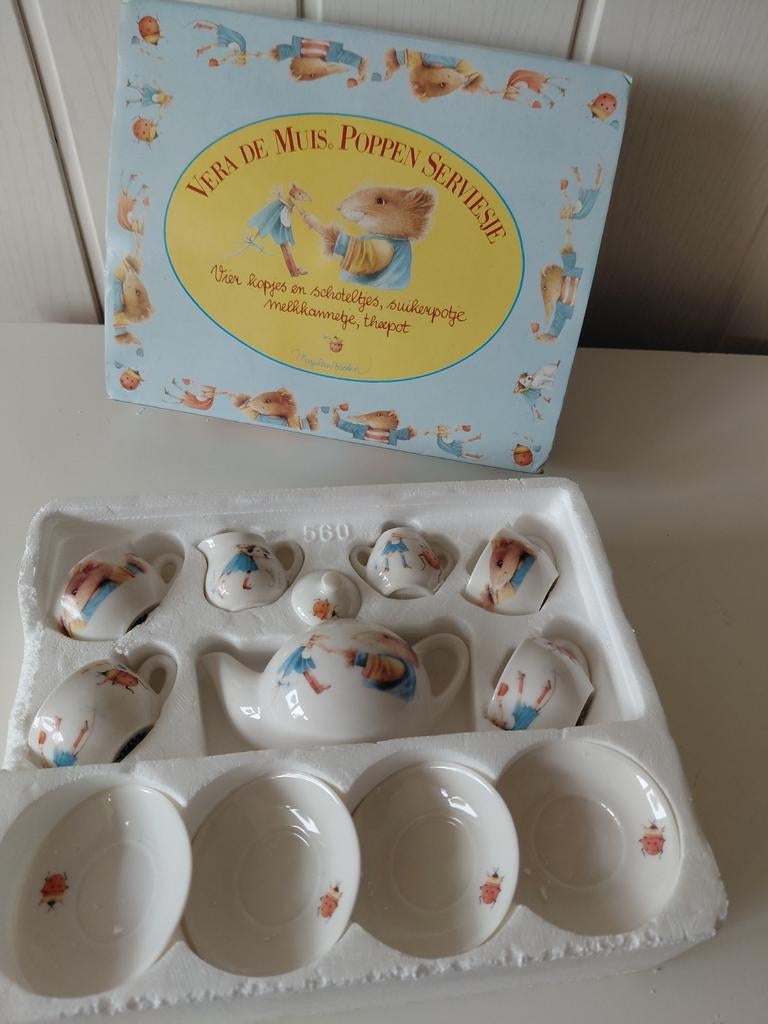 KINDER KOFFIE SERVIESJE+KINDER EETSERVIES, Ophalen of Verzenden, Overige typen
