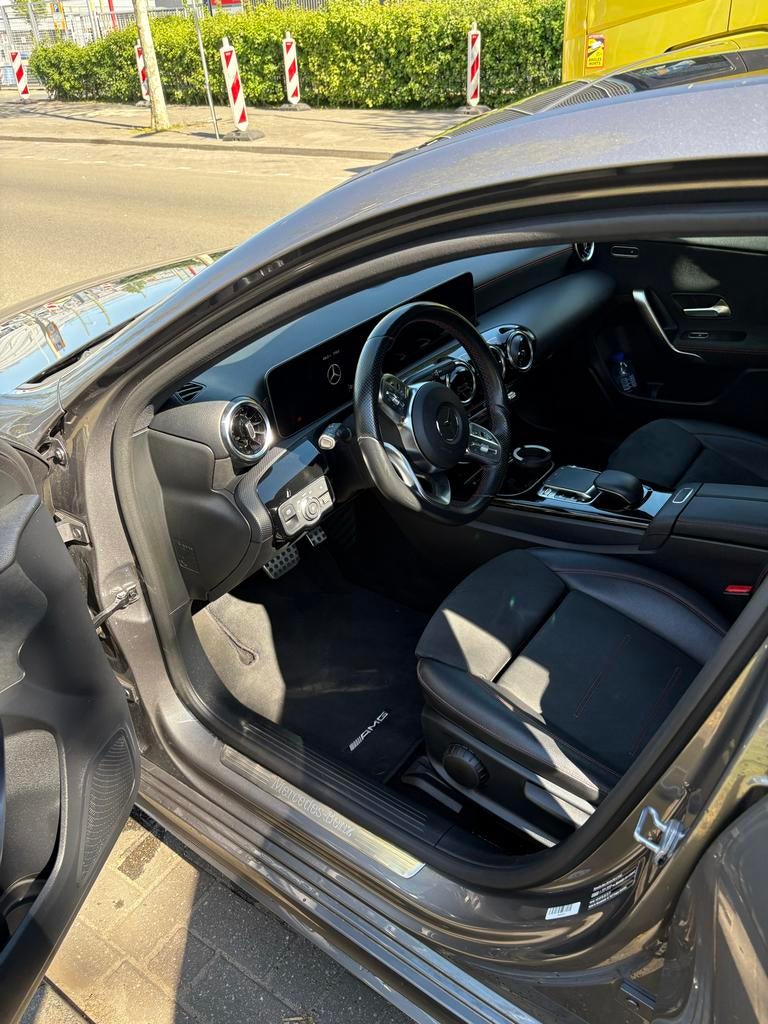 Mercedes-Benz A-Klasse A 180 136pk 7G-DCT 2018 Grijs, Auto's, 136 pk, 680 kg, 4 cilinders, 1332 cc