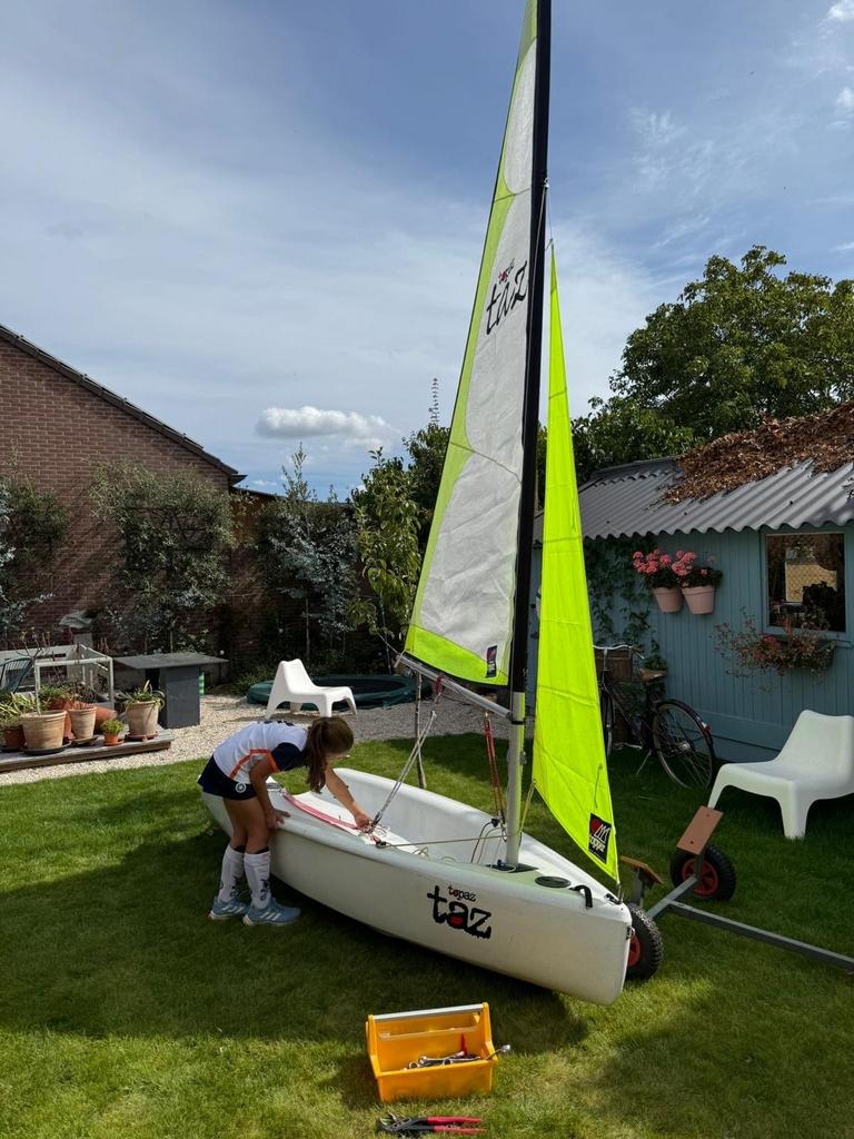 Topper Taz, Watersport en Boten, Open zeilboten, Zo goed als nieuw, Topper, Jol, Polyethyleen, Inclusief trailer, Ophalen