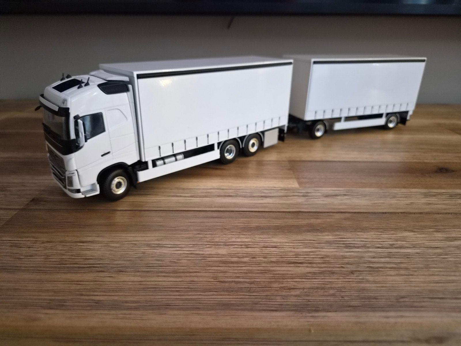 wsi volvo fh 4 white line combi, Ophalen of Verzenden, Nieuw, Bus of Vrachtwagen, Wsi