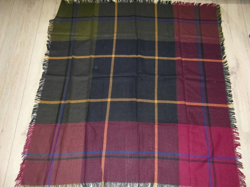 Mooie geruite sjaal, Ophalen of Verzenden, Zo goed als nieuw, Maat 46/48 (XL) of groter, Sjaal