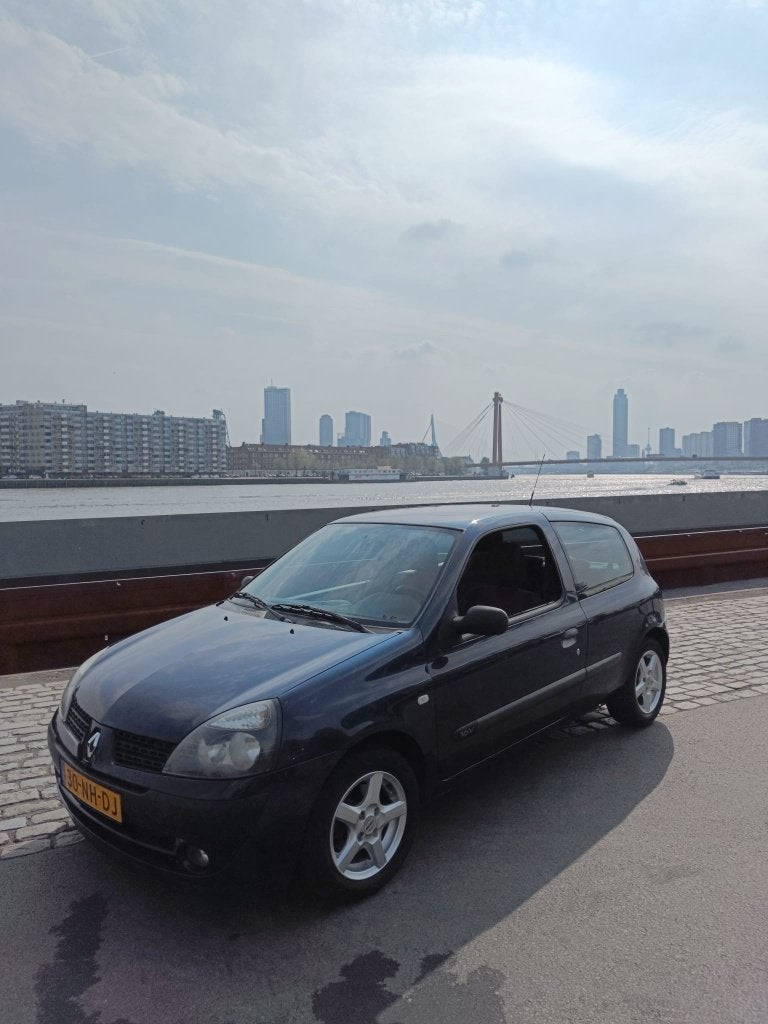 Renault Clio 1.2, Stof, 74 pk, 31 €/maand, 4 cilinders