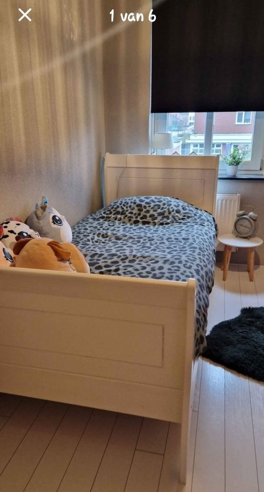 Eenpersoons meiden bed, Ophalen, 85 tot 100 cm, Zo goed als nieuw, Lattenbodem