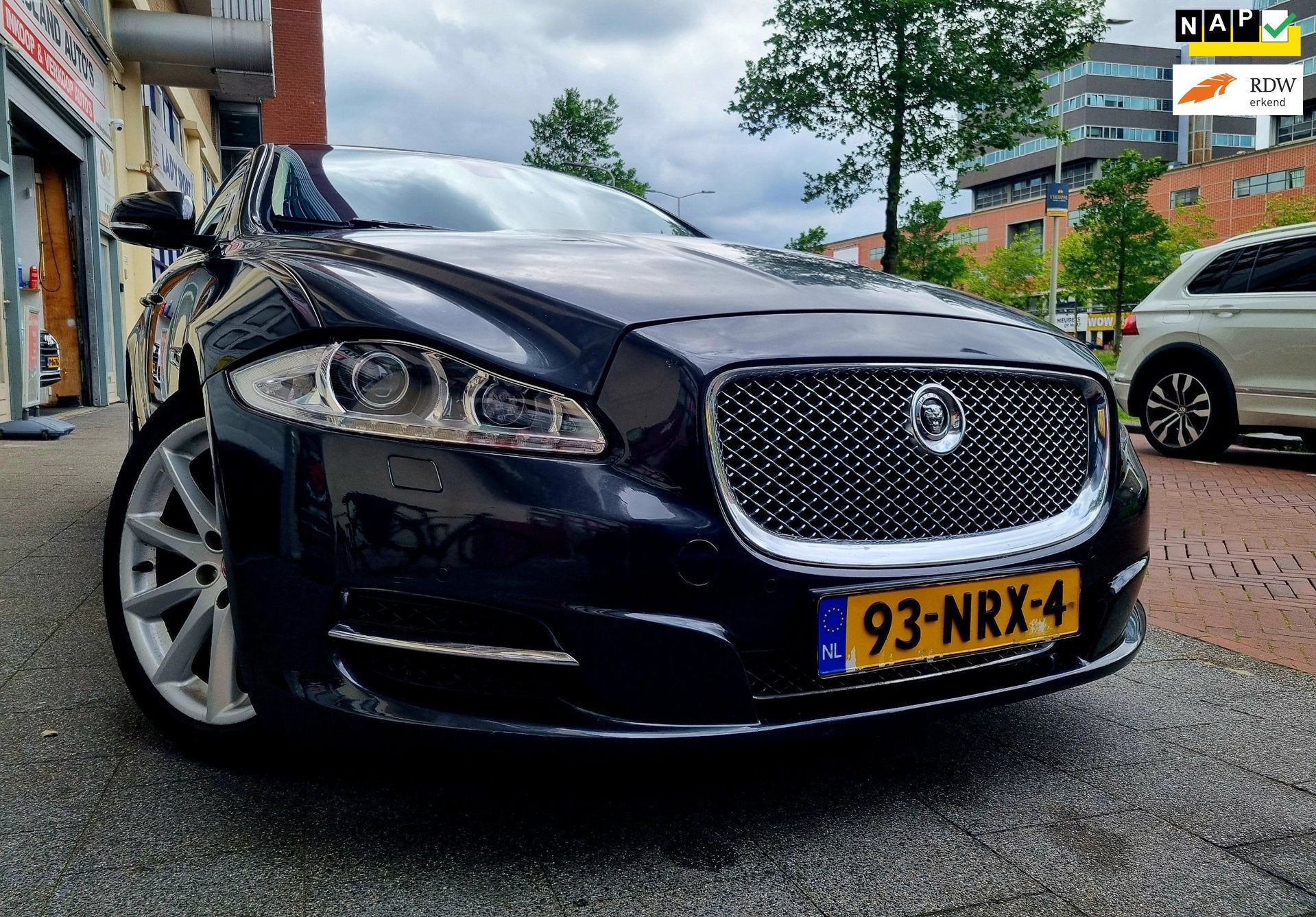 Jaguar XJ 3.0 V6D Portfolio Pano Leer Navi Camera, Auto's, Euro 5, Achterwielaandrijving, Gebruikt, 2993 cc