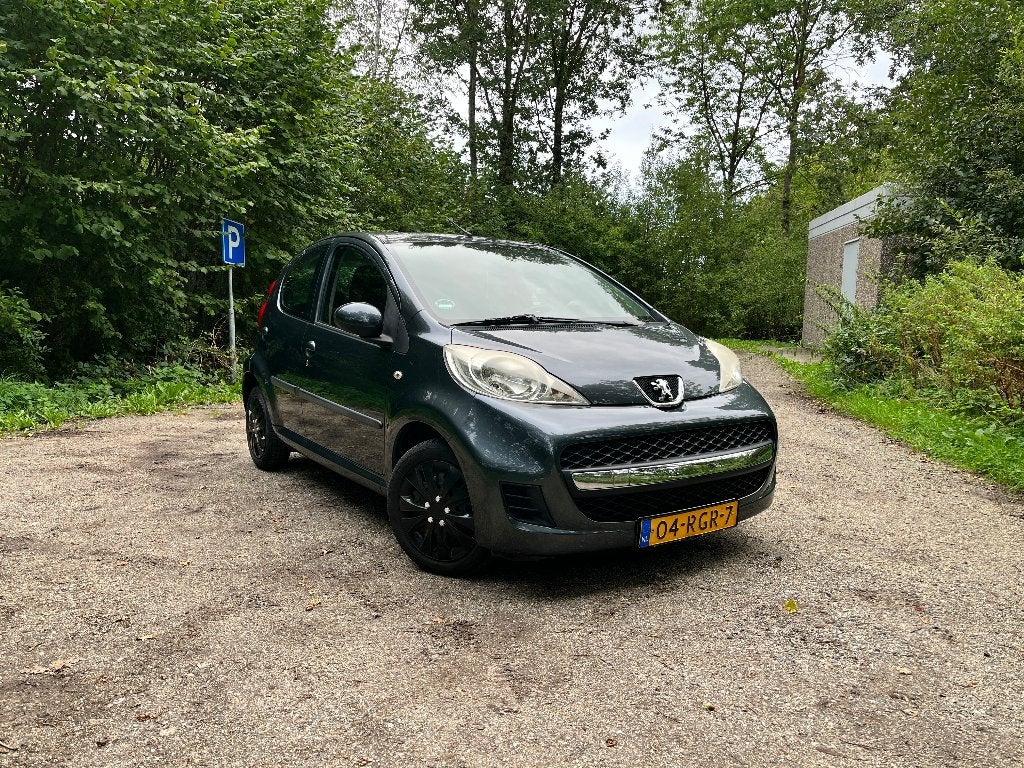 Peugeot 107 5dr (2011) APK 2027 Airco, CarPlay, NAP, Voorwielaandrijving, Euro 5, Stof, Zwart