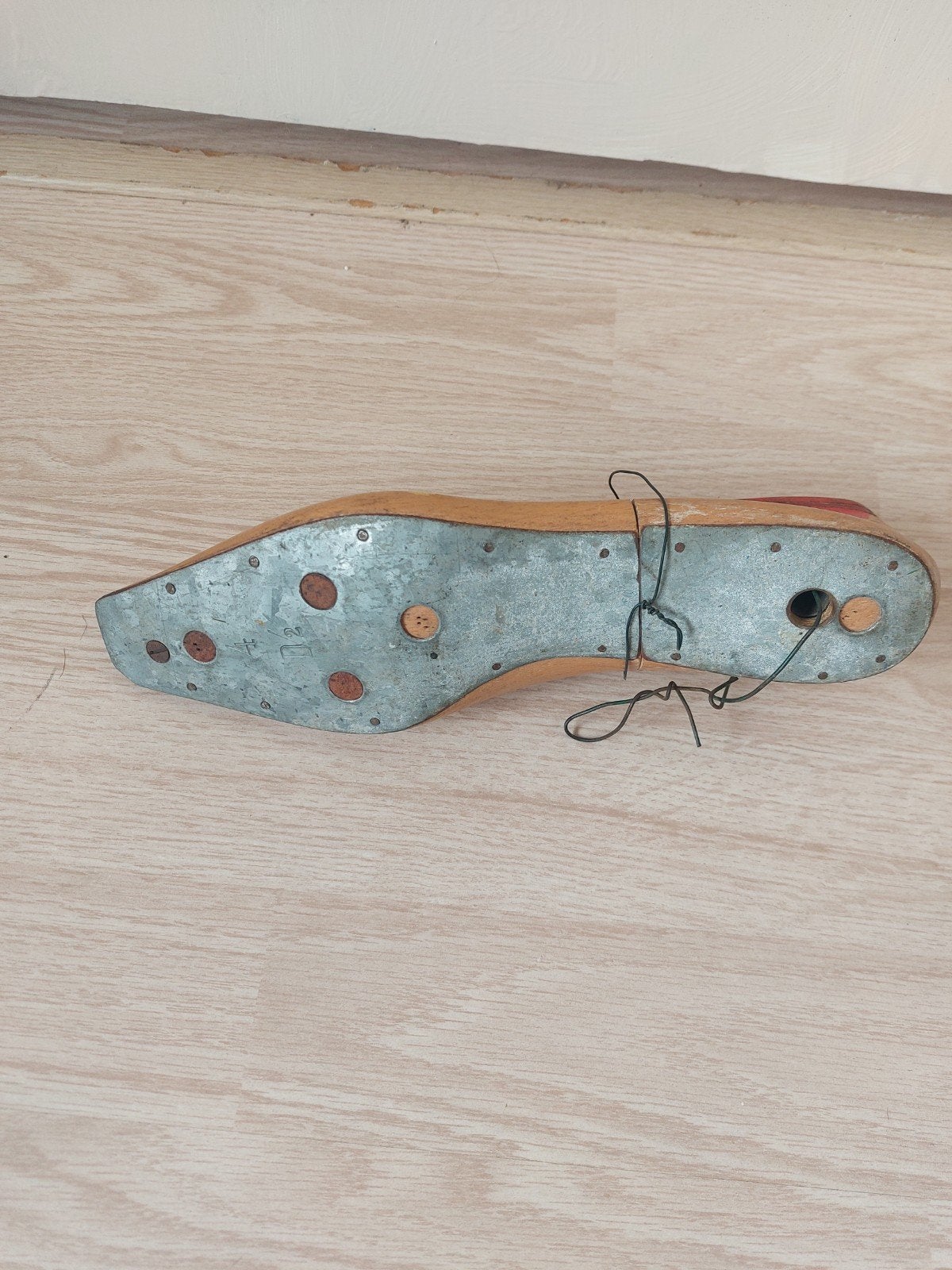Vintage houten schoenleest met metalen zool, Ophalen