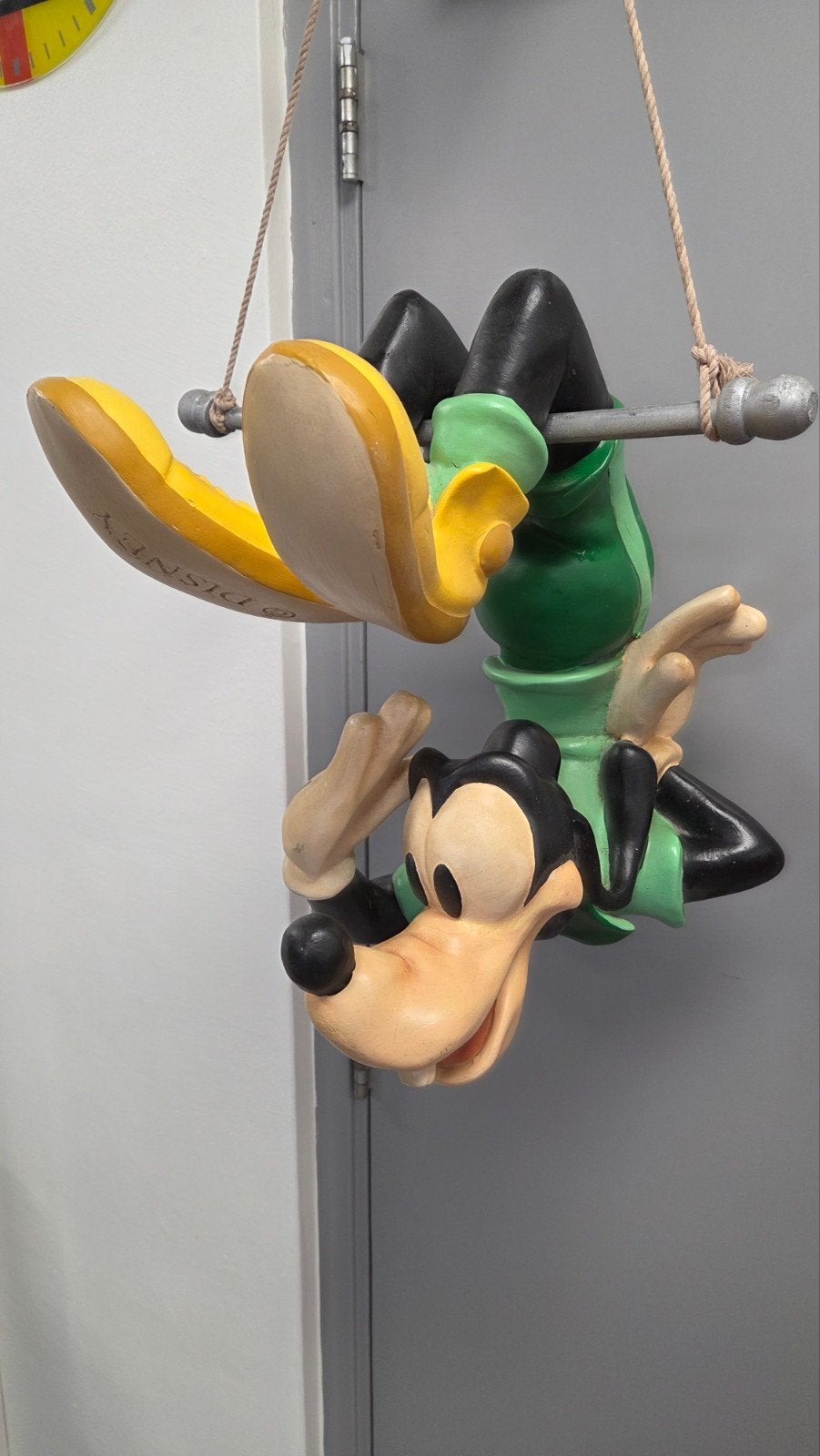 Goofy trapeze beeld, Ophalen of Verzenden, Goofy of Pluto, Gebruikt, Beeldje of Figuurtje