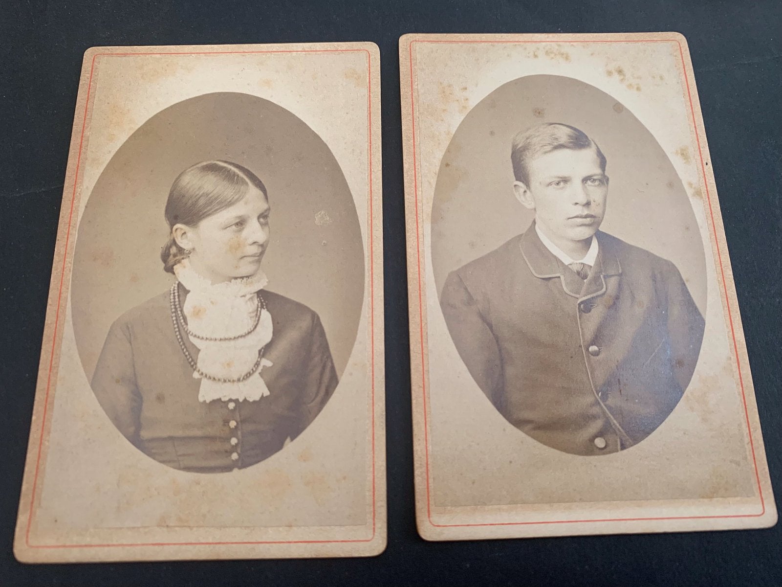 2 x cdv carte de visite A Rappard Tiel jongevrouw jongeman, Verzamelen, Foto's en Prenten, Verzenden, Voor 1940, Zo goed als nieuw