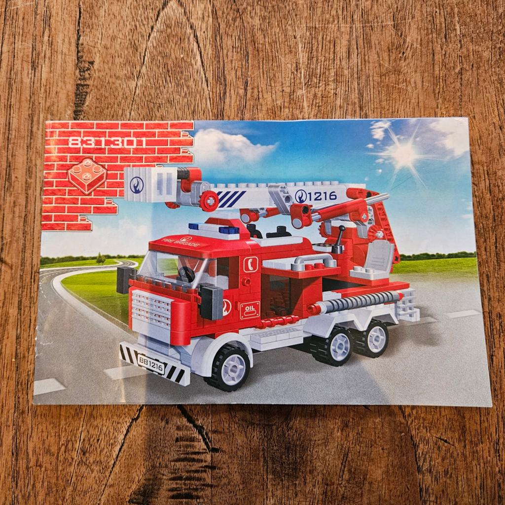 83130 Lego Brandweerauto compleet met boek, Ophalen of Verzenden, Gebruikt