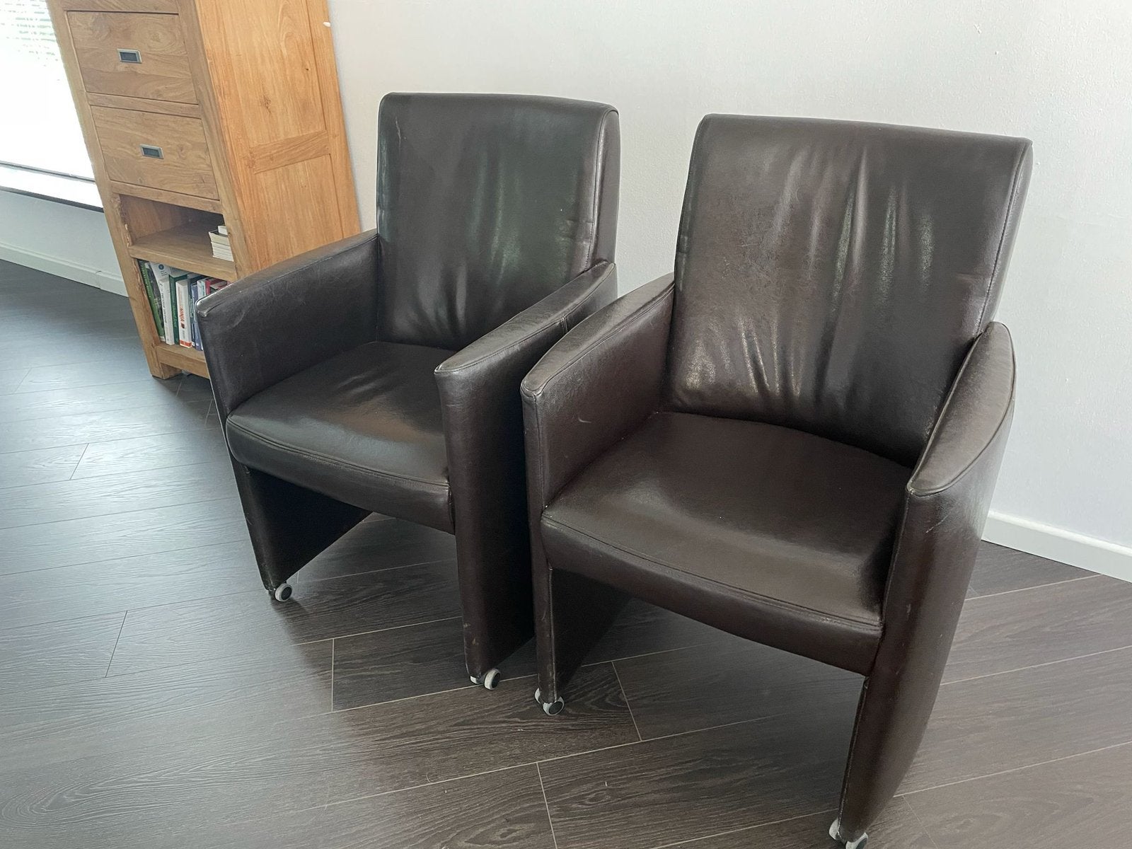 Gratis 6 Echte leren stoelen op wieltjes, Ophalen, Gebruikt, Bruin, Leer