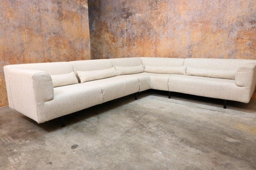 ZGANieuw Cassina MET design hoekbank beige stoffen bekleding