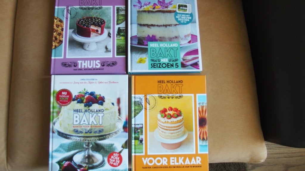 4x Heel Holland Bakt, Boeken, Ophalen of Verzenden, Zo goed als nieuw, Nederland en België, Taart, Gebak en Desserts