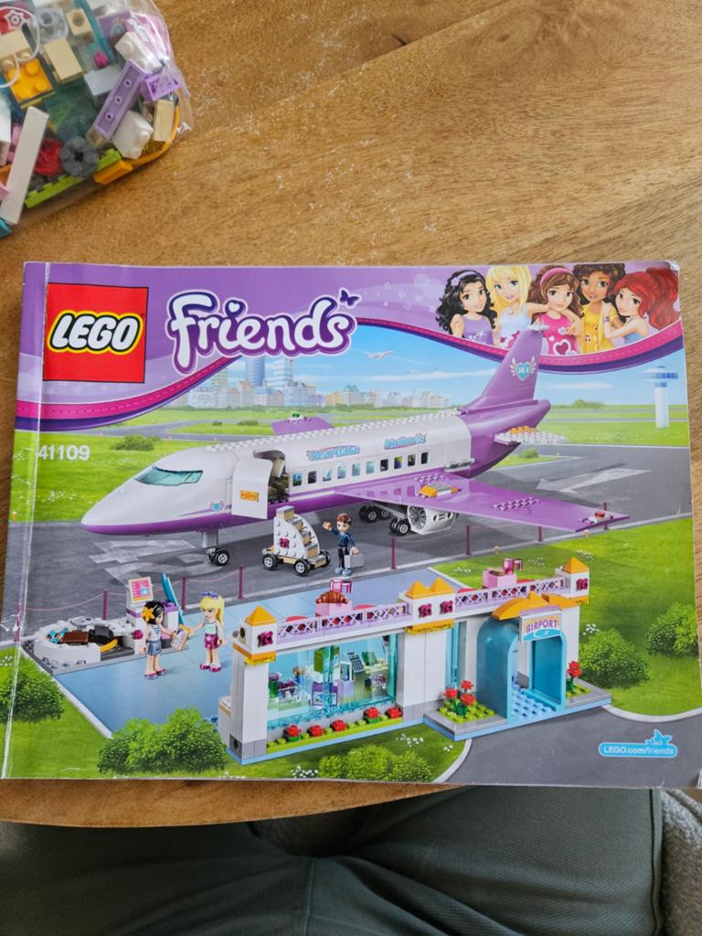 Lego Friends 41109 Heartlake Vliegveld - Compleet, Gebruikt, Lego, Friends, Ophalen of Verzenden