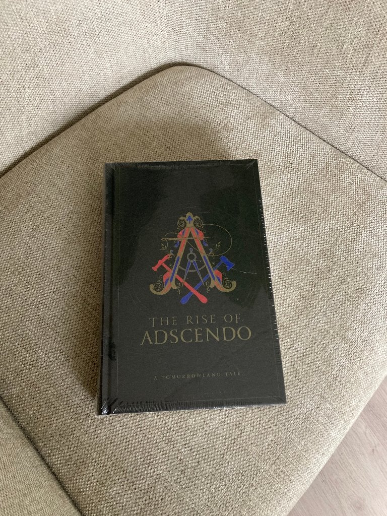 Tomorrowland boek "The Rise Of Adscendo" (Engels 2023) NIEUW, Europa overig, Nieuw, Diverse auteurs, Ophalen of Verzenden