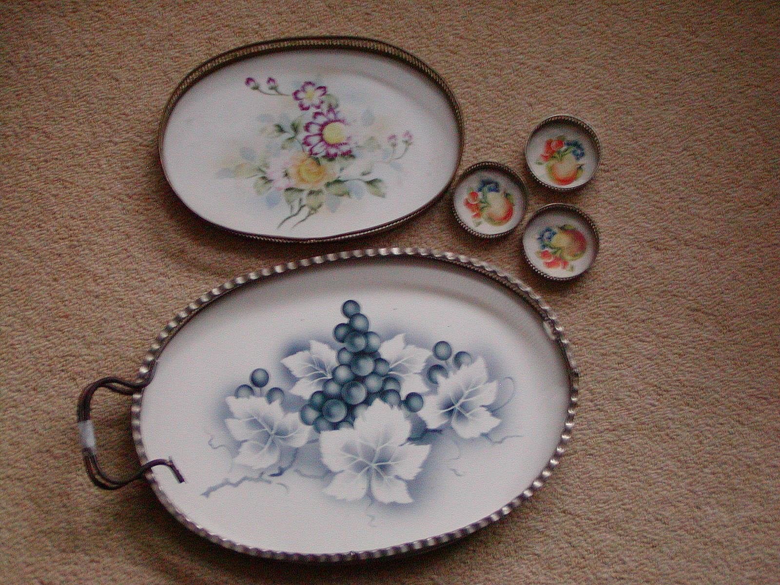 Vintage dienbladen en onderzetters met bloemen/fruit, Antiek en Kunst, Ophalen