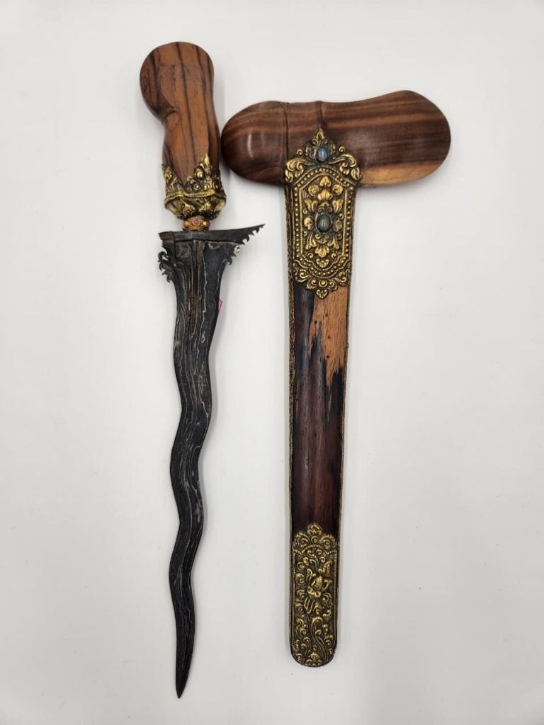 Edele Balinese Seselet Keris  7 Luk Pamor Beras Wutah KTC45, Wapen, Verzenden, Overige materialen, Indonesië