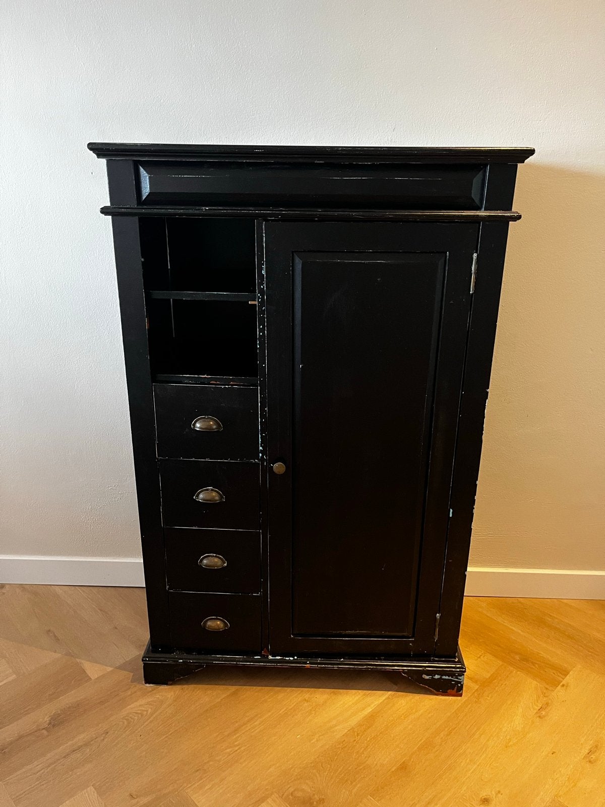 Zwart houten kastje met lades en deurtje, Ophalen, Gebruikt