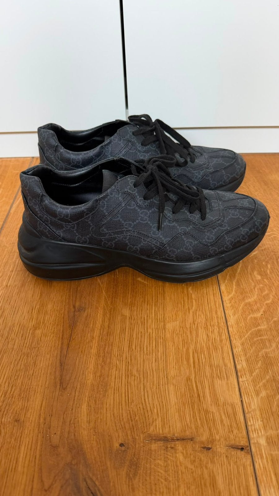 schoenen gucci zwart maat 44, Ophalen of Verzenden, Zo goed als nieuw, Zwart, Sneakers of Gympen