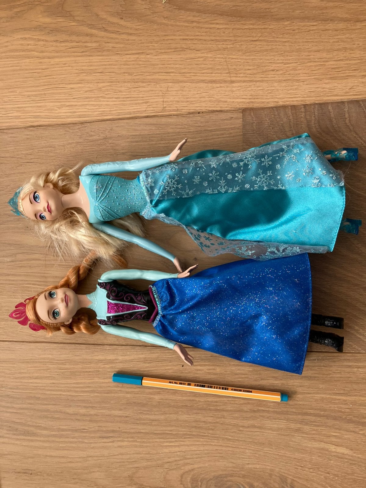 Frozen, poppen Anna en Elza, Ophalen of Verzenden, Gebruikt, Overige typen