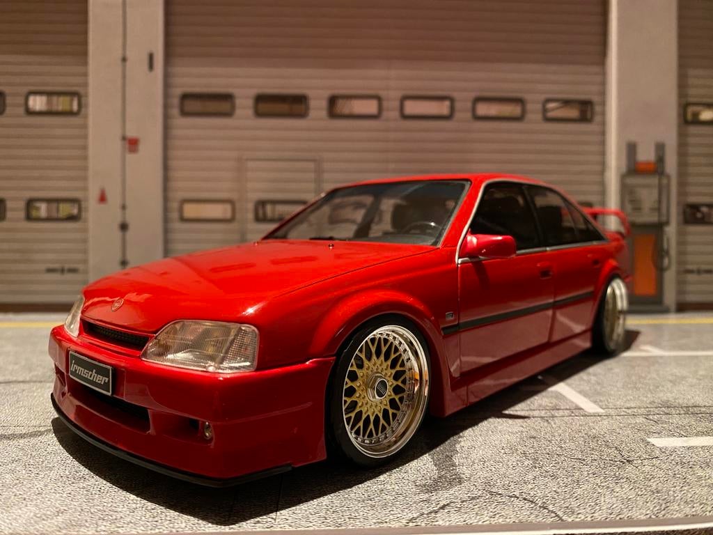 Opel Omega 3000 24V '90, rood (tuning model) BBS Breedset, Hobby en Vrije tijd, Modelauto's | 1:18, Zo goed als nieuw, Auto, Solido