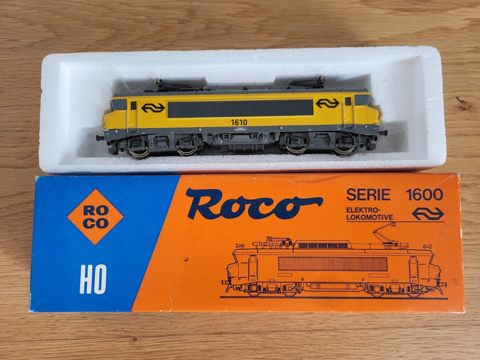 Roco  04184 B 1600 locomotief NS in OVP, Gebruikt, Ophalen of Verzenden, NS, Roco