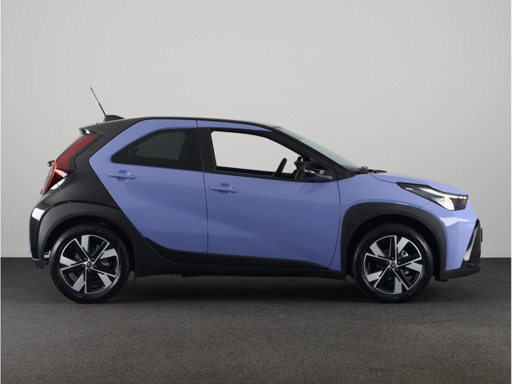Toyota Aygo X Hybrid 115 pulse *NIEUW* (bj 2026, automaat), Auto's, 12 maanden, Stof, Parkeersensor, Zwart
