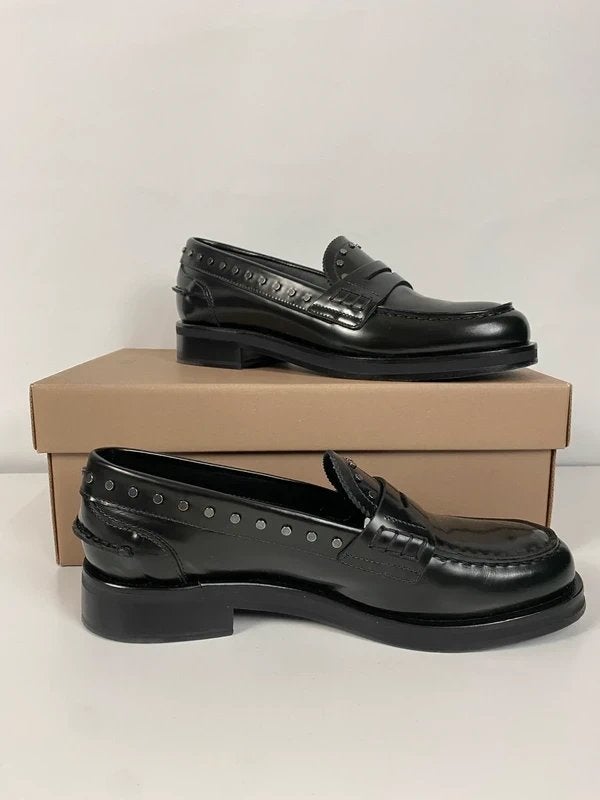 Loafer met studs | Closed, Kleding | Dames, Ophalen of Verzenden, Nvt, Gedragen, Nvt