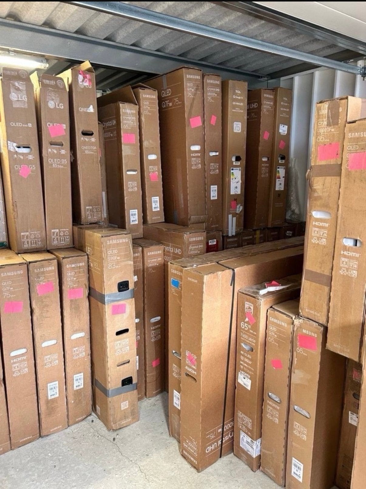 Partij 97 NIEUWE TV’s met transportschade, Ophalen, 50 Hz, Zo goed als nieuw, Samsung