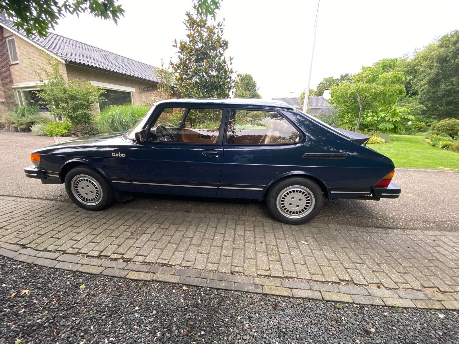 Saab 900 2.0 Turbo 8V 1983 Blauw, Auto's, Voorwielaandrijving, 145 pk, Stof, Beige