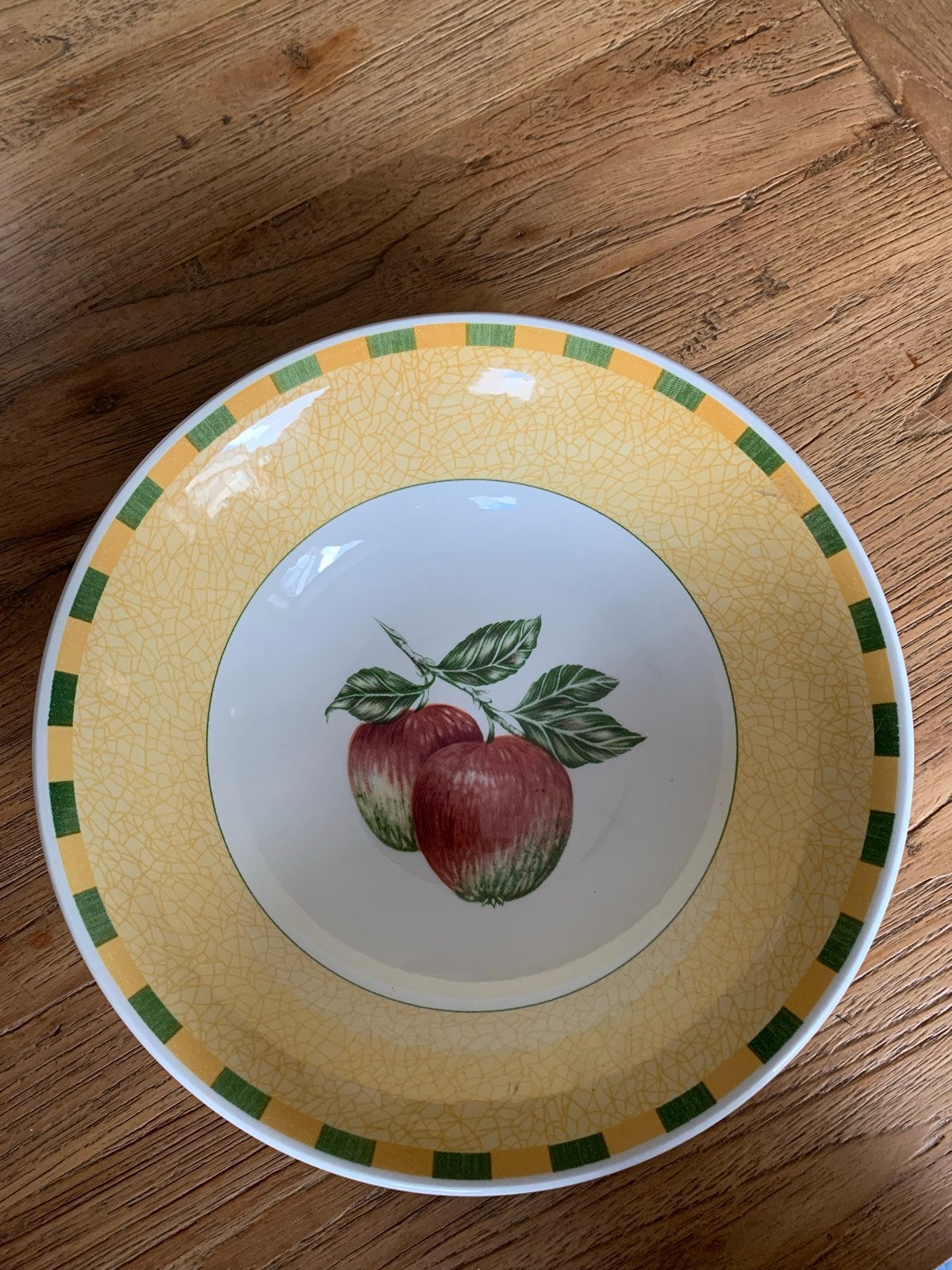 Churchill kom met appeldecoratie - 24 cm breed, Gebruikt, Overige merken, Keramiek, Landelijk/Boerenbont