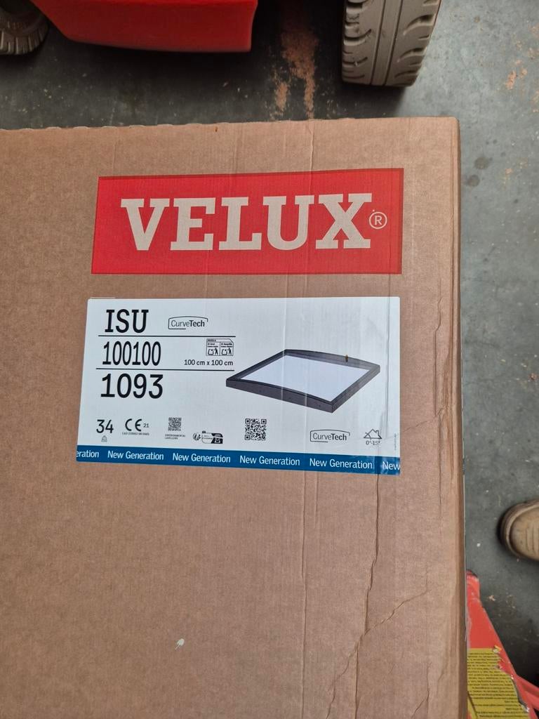 Nieuw Velux Gebogen Platdakraam 100x100 met Verduistering, Doe-het-zelf en Verbouw, Glas en Ramen, Ophalen, Dubbelglas, 80 tot 120 cm