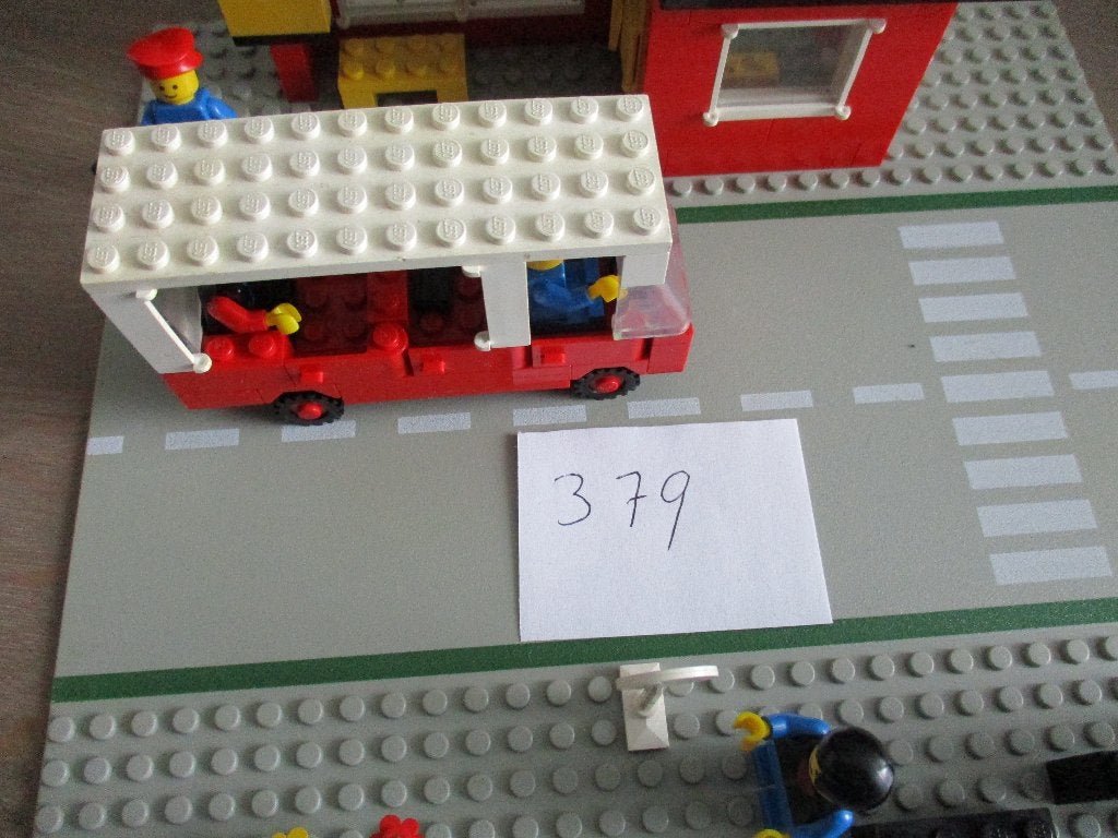 lego  Set 379 Busstation, Kinderen en Baby's, Speelgoed | Duplo en Lego, Ophalen of Verzenden, Gebruikt, Complete set, Lego