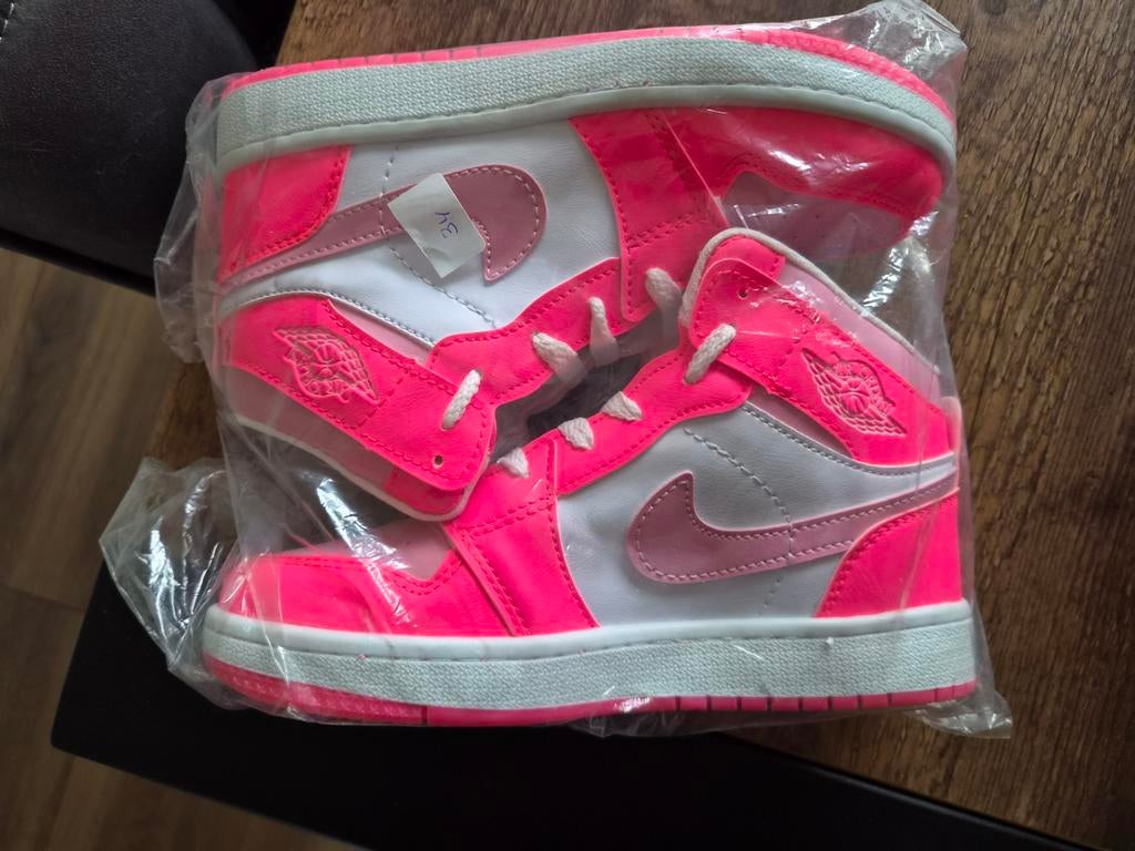 Dames Nike schoenen maat 34, Kinderen en Baby's, Kinderkleding | Schoenen en Sokken, Ophalen of Verzenden, Zo goed als nieuw, Meisje
