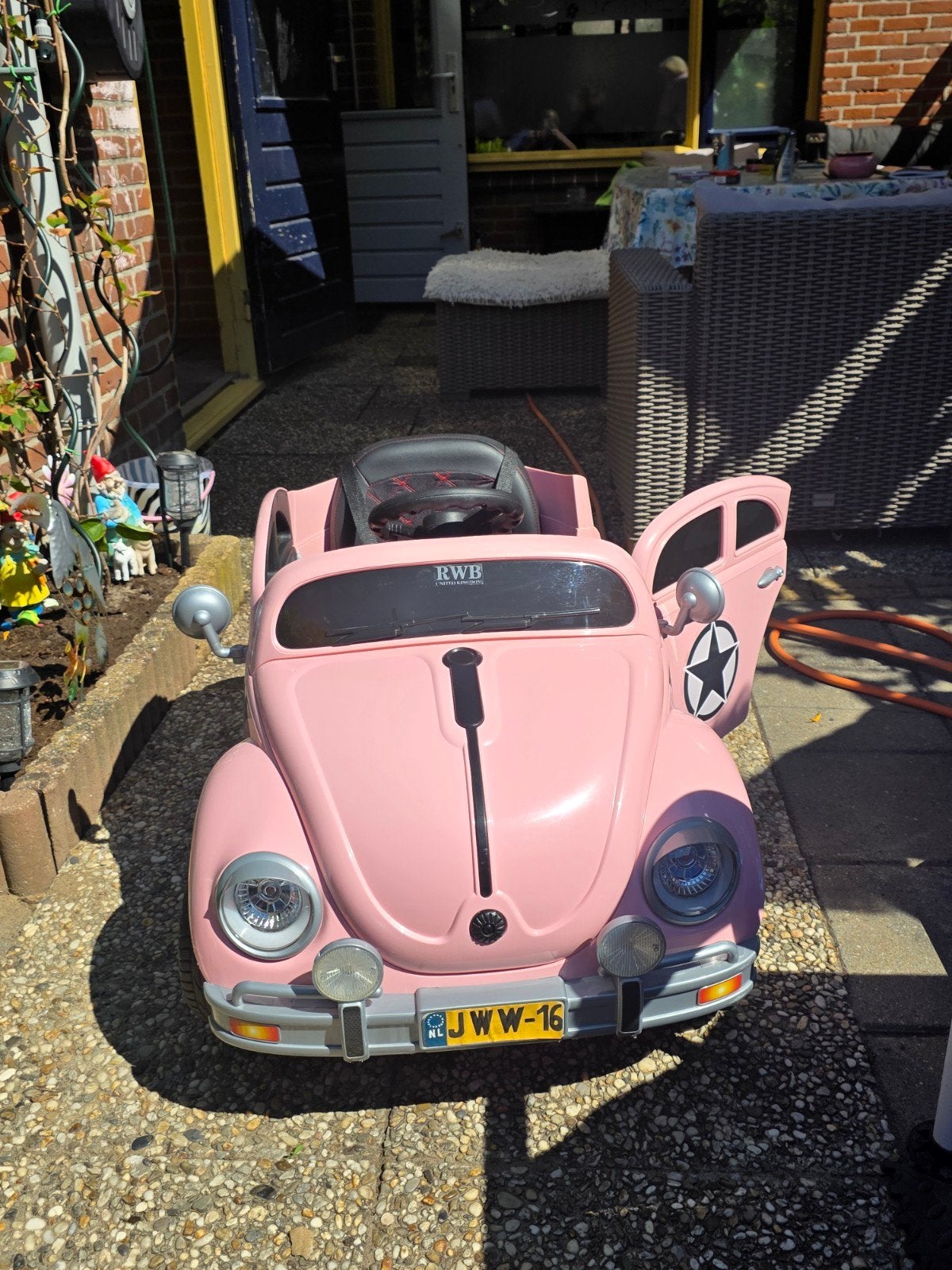 roze elektrische Volkswagen beatle, Ophalen, Zo goed als nieuw, Afstandsbediening