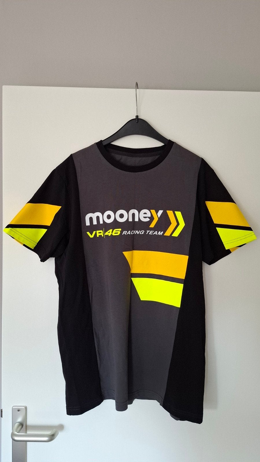 Mooney VR46 Racing Team T-shirt - Zwart/Grijs/Geel, Maat 52/54 (L), Meerkleurig, Ophalen of Verzenden, Zo goed als nieuw