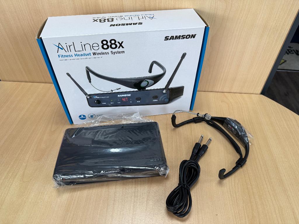 Nieuw Fitness Microfoon Headset 88x Airline Wireless System, Ophalen of Verzenden, Nieuw, Zangmicrofoon, Draadloos