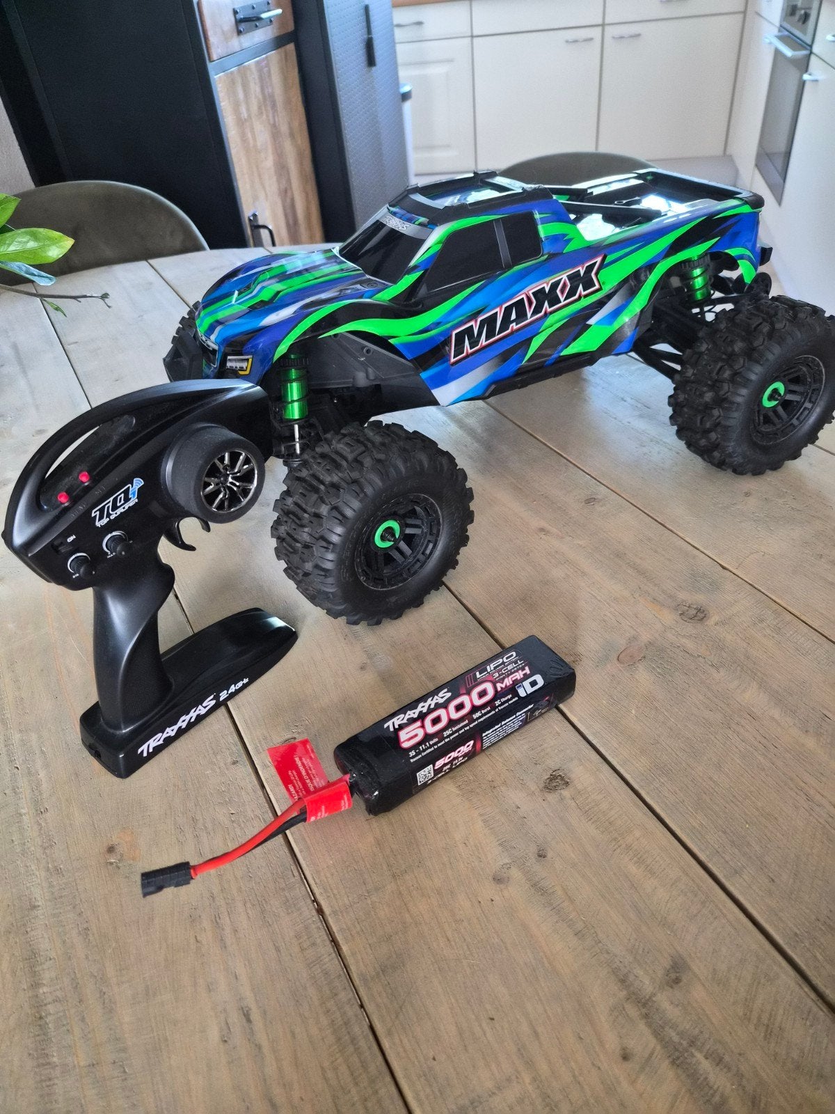 Traxxas Maxx V2 RC auto met accu en afstandsbediening, Gebruikt, Auto, Groter dan 1:32, Ophalen