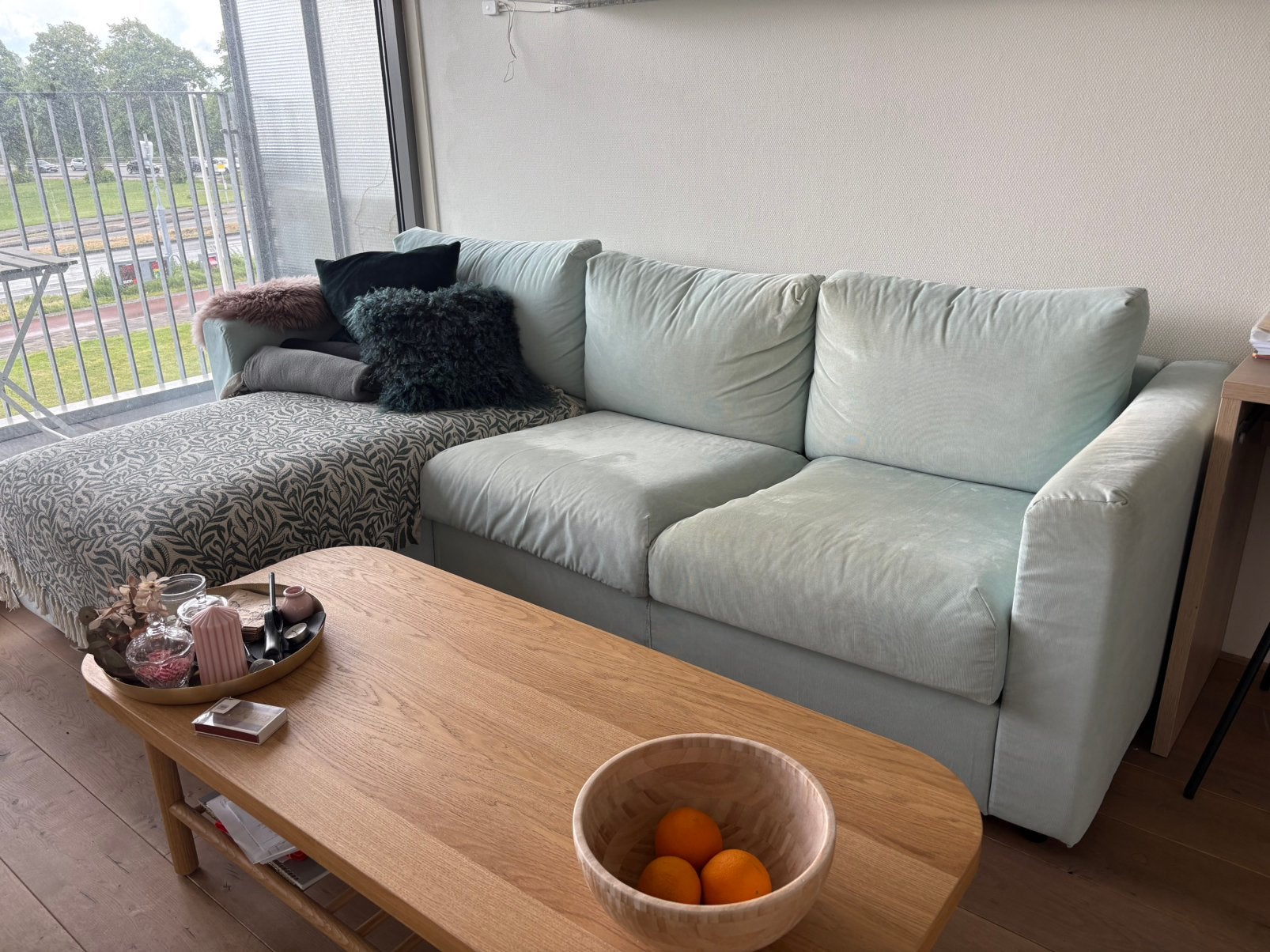 Turquoise bank met opbergruimte, Huis en Inrichting, Ophalen, Zo goed als nieuw, Vierpersoons of meer